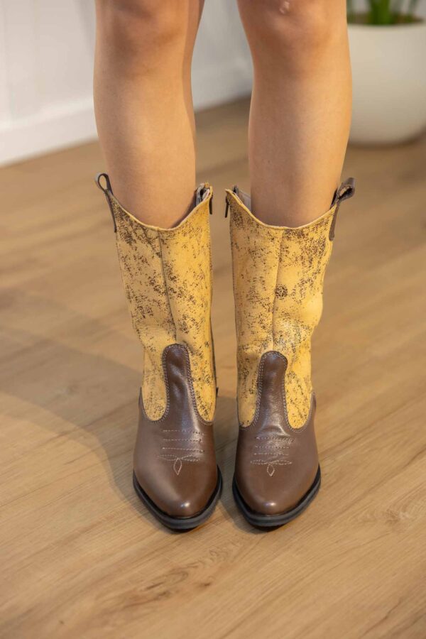 BOTAS MORA