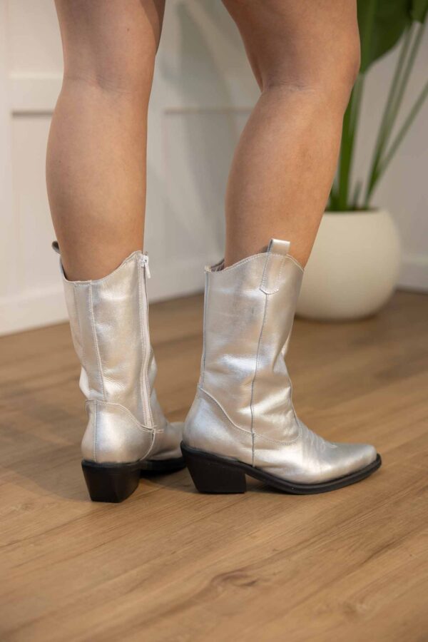 BOTAS MORA