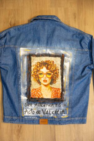 Campera Agos CAMPERA AGOS INTERVENIDA